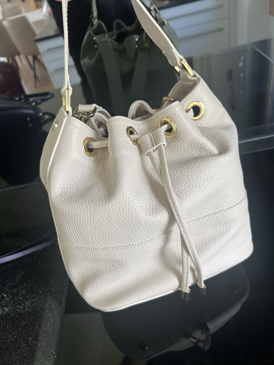 Borse da donna: Christian Laurier Paris Ledertasche – Usato da Aeschi b. Spiez venduto da Spatzumuus1