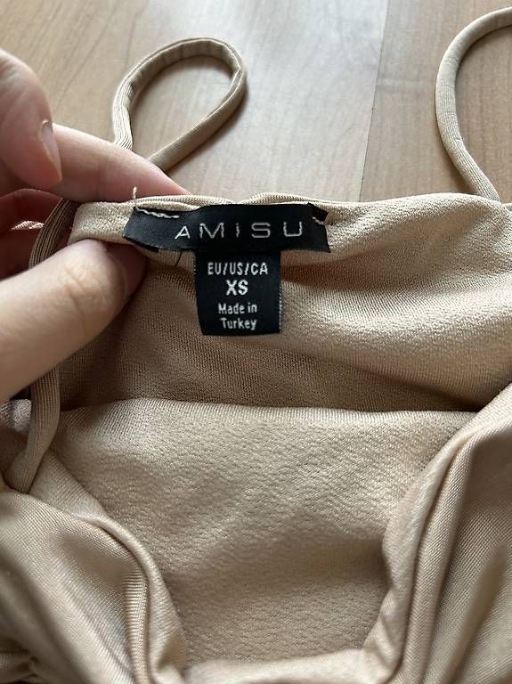 Camicette, T-shirt & Top: top estivo – Usato da Giubiasco venduto da emm_cnx9 1