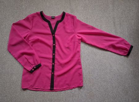 Damen Bluse Pink mit schwarzen Akzenten M/L