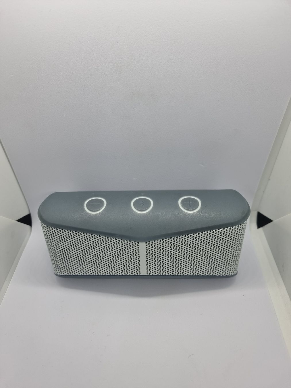 Logitech Casse acustiche: LOGITECH Bluetooth Lautsprecher tragbar grau/weiss – Usato da Basel venduto da Joex02