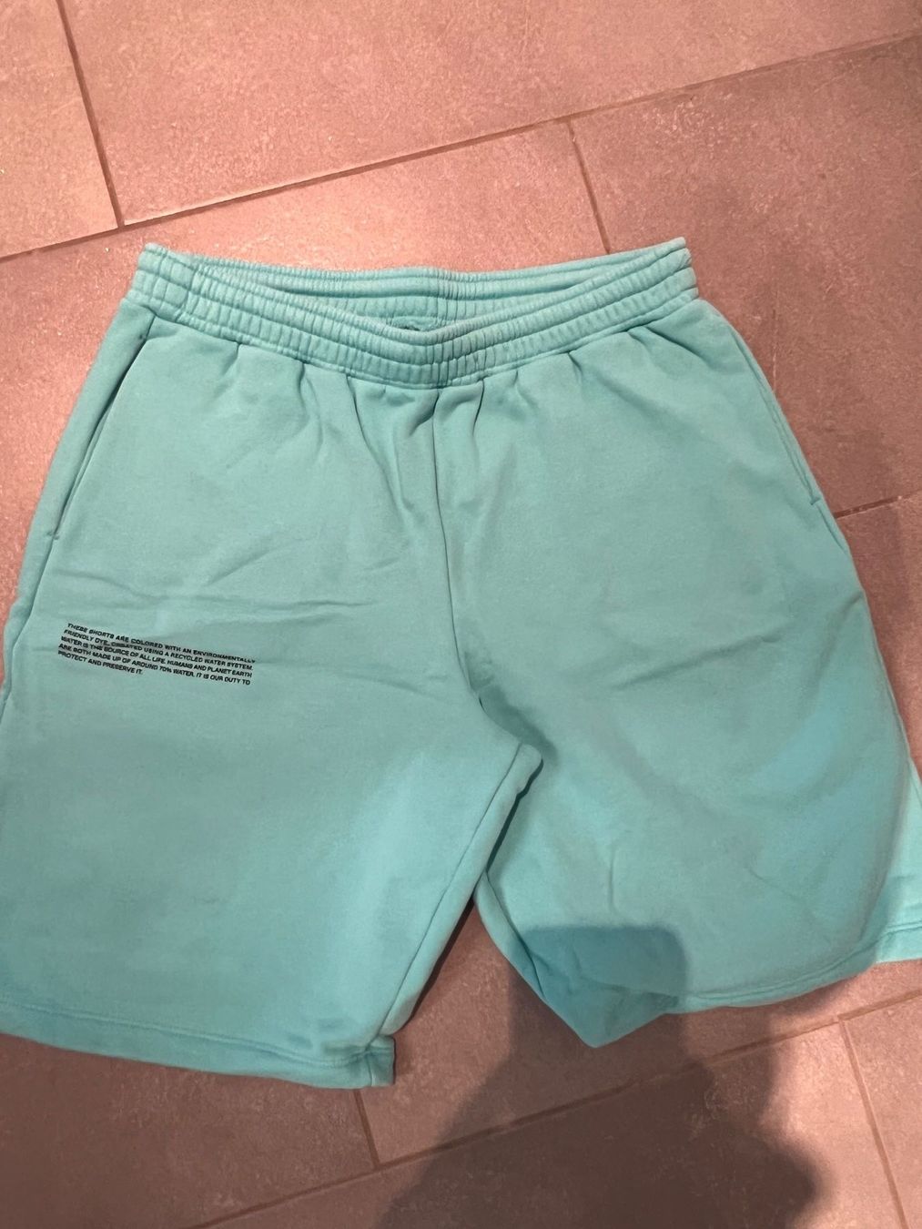 Hosen: Pangaia Sweat Shorts – Gebraucht aus Dielsdorf von Anthony111