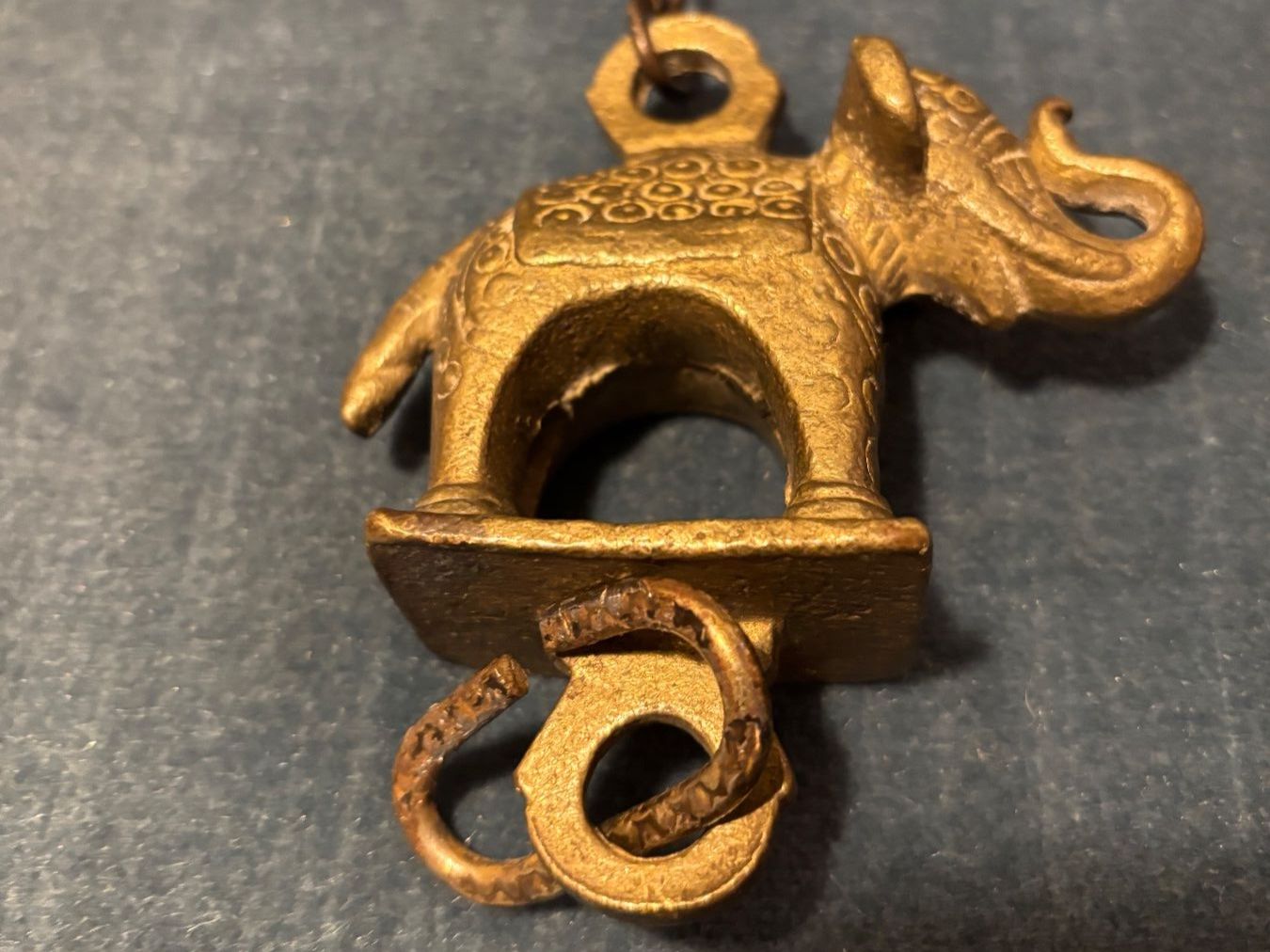 Figuren: Vintage Messing Elefant Anhänger, Hindu – Gebraucht aus Horgen von uge_pd5p 1