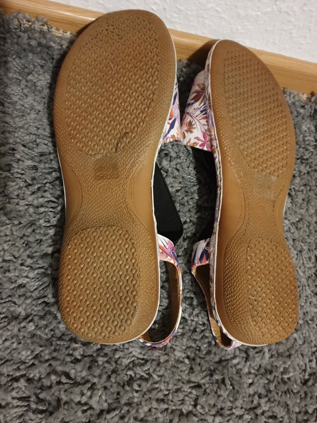 Scarpe da donna: Sandale, 40, Liva loop, état comme  neuf – Nuovo (secondo la descrizione) da Neuchâtel venduto da Verenas12 5