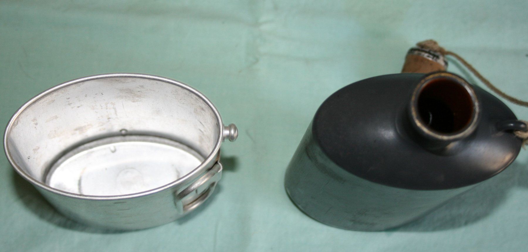 Schweizer Armee Attrezzatura & Pezzi di ricambio: Feldflasche Schweizer Armee. Zustand, siehe Bilder. – Usato da Cadenazzo venduto da Mikeshop 4
