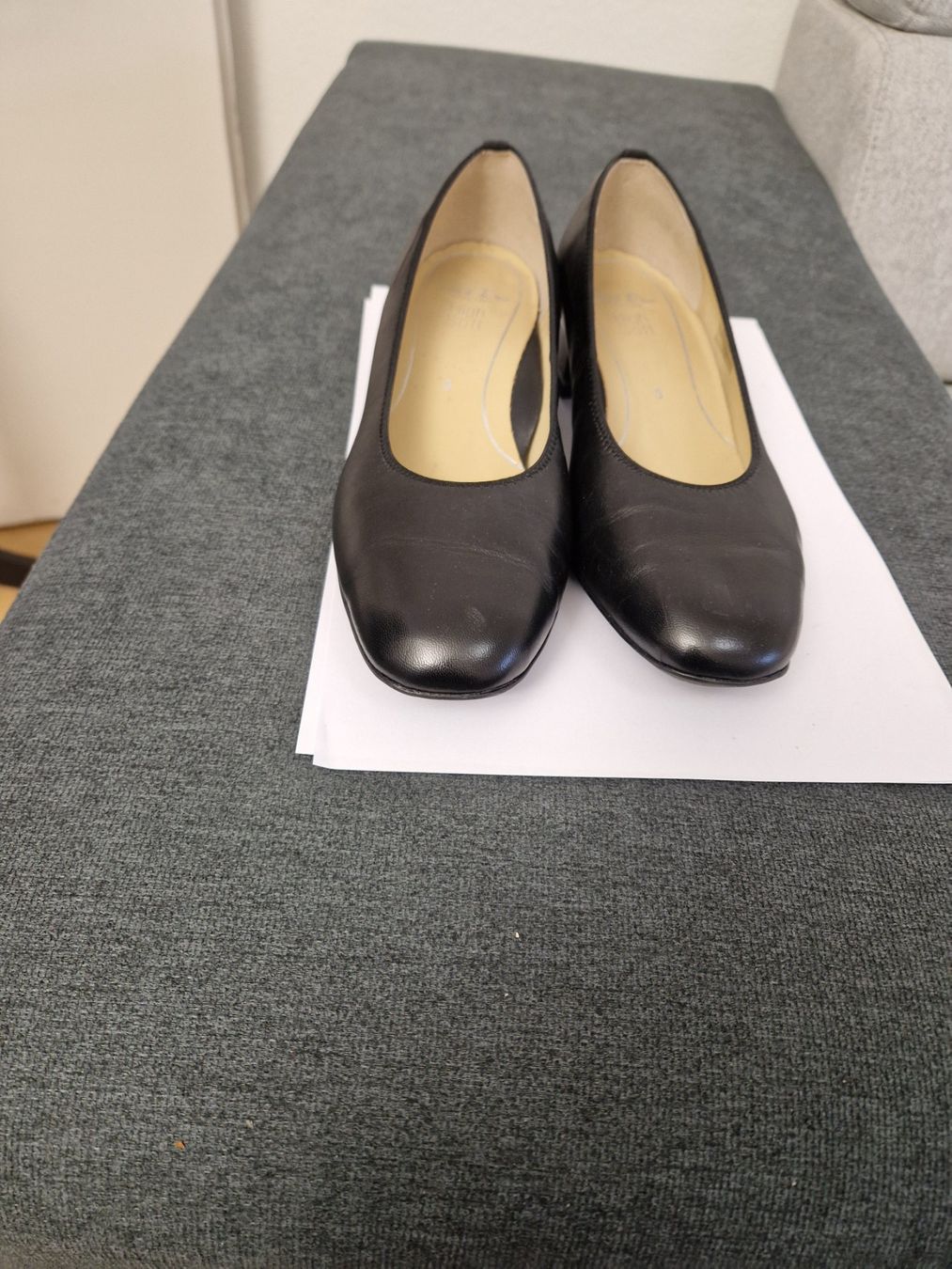 Scarpe da donna: Schwarze Nappaleder Pumps Gr. 38, Blockabsatz – Nuovo (secondo la descrizione) da Glattbrugg venduto da mas_75t2