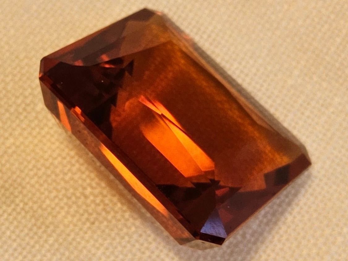 Pietre preziose: Citrin 30ct. Madeira, Wunderschöne orange Farbe – Usato da Zürich venduto da helsan