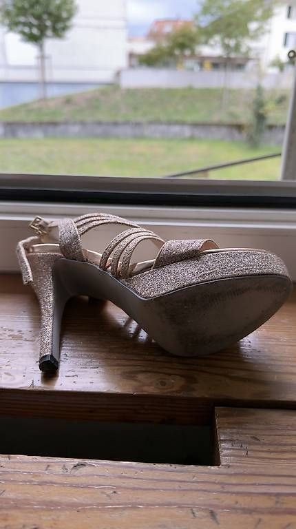 Scarpe da donna: High Heels 2 Mal getragen, Gr. 36 – Usato da Solothurn venduto da Dobo 1