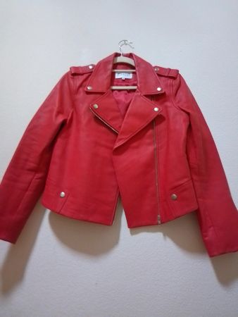 Claudie Pierlot Bikerjacke aus Ziegenleder in kräftigem Rot