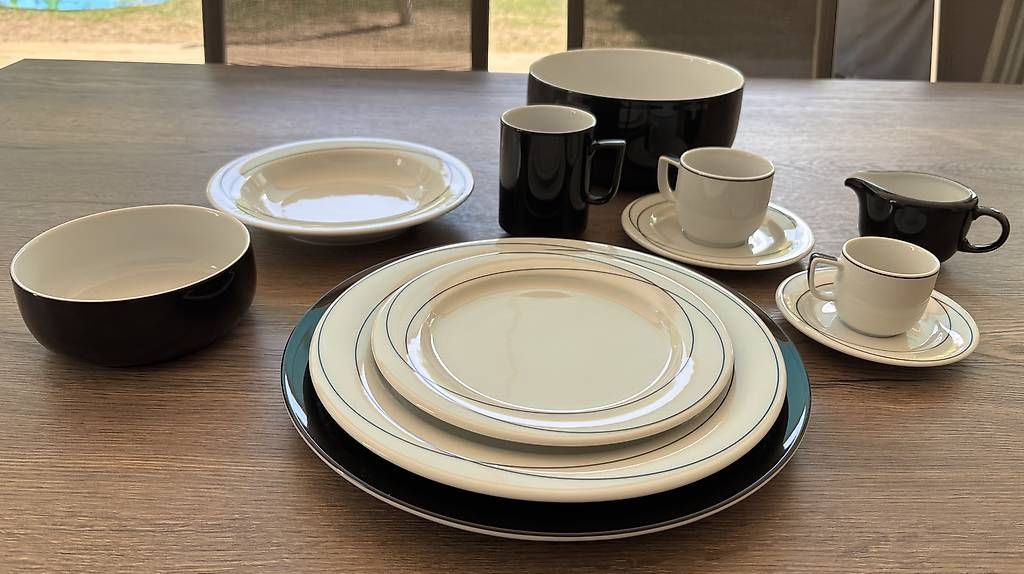 Set di piatti: Langenthal Geschirrset f. 6 Pers. – Usato da Reinach BL venduto da Corine6 1