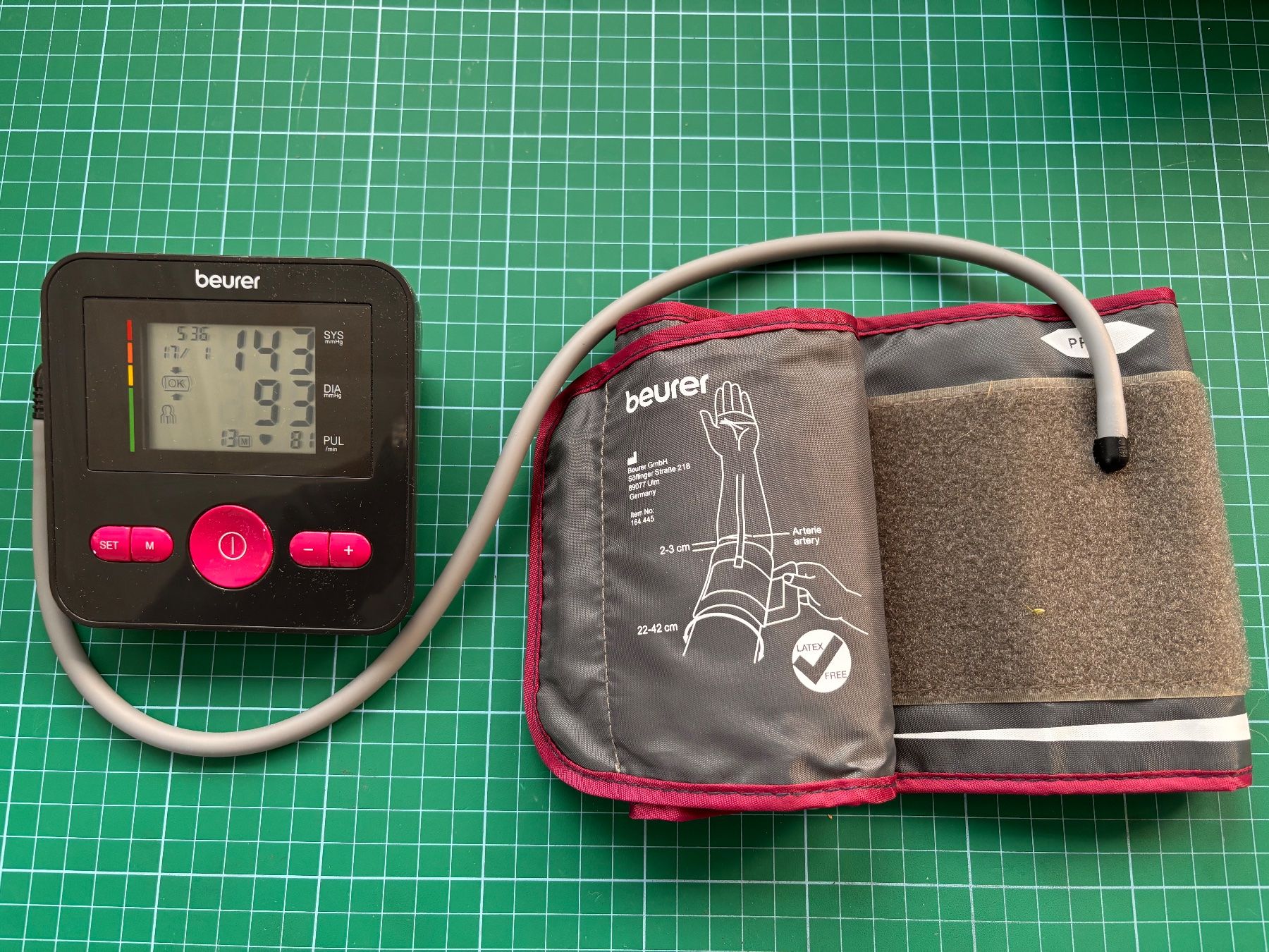 Beurer Appareils médicaux: Blutdruckmessautomat Oberarmmanschette – D'occasion à Wald ZH par ukulele77