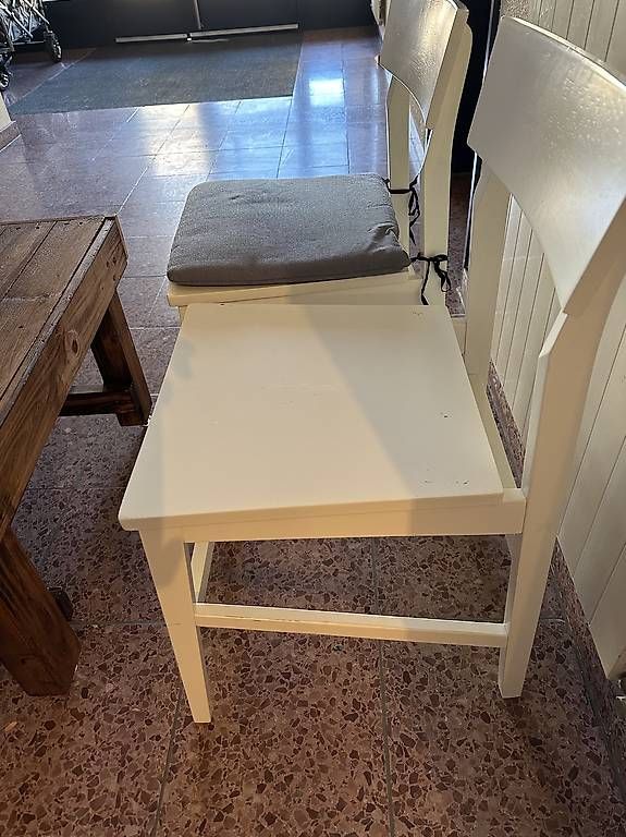 Tavoli: Tisch mit zwei Stühle  – Usato da Abtwil SG venduto da leon-77 2