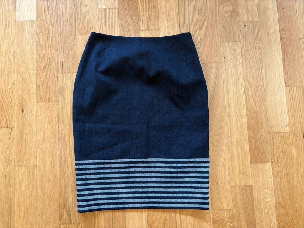 Jupe Hugo Boss Vyflena Taille 36 En Laine Bleu Marine - Comme Neuve, Super Coupée !