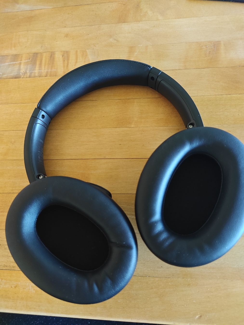 Cuffie: Bluetooth Kopfhörer Edifier WH700NB – Usato da Wittenbach venduto da Oepfelweihe 2