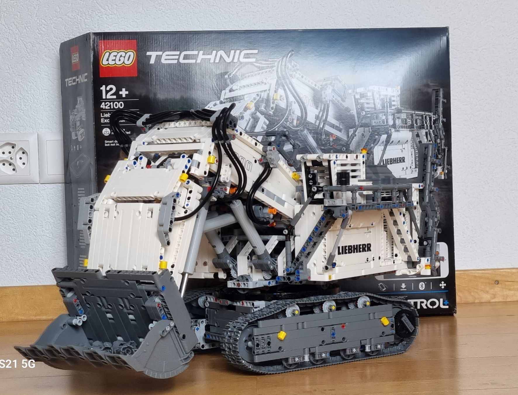 Lego Baukästen: Lego Technic 42100 Liebherr R 9800 Excavator – Gebraucht aus Götighofen von Farheaven