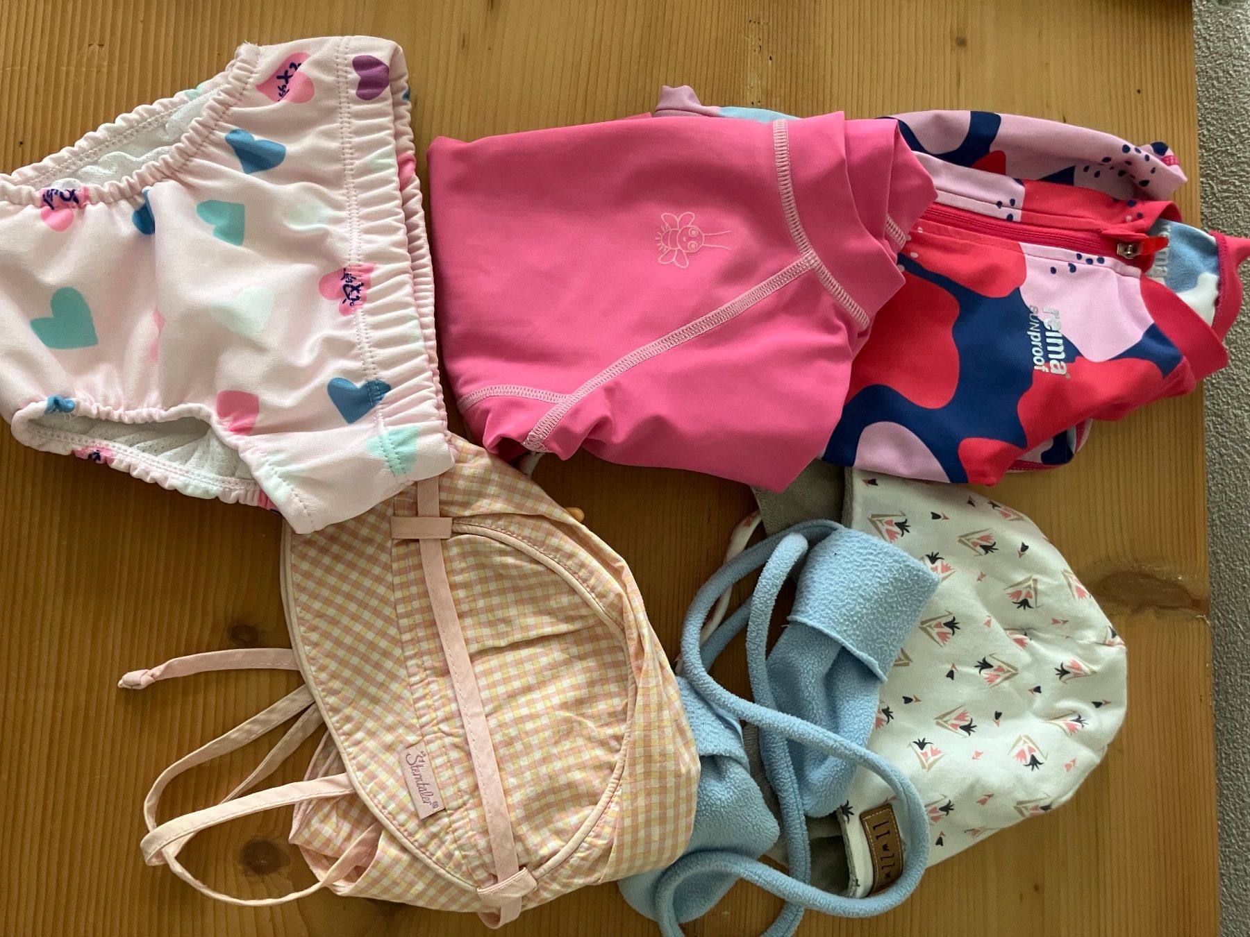 Lotti & Set di vestiti: Kleiderset Mädchen 68 (30-teilig) – Usato da Chur venduto da steffeli04 2