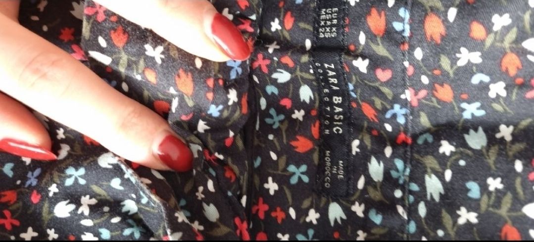 Zara Pantaloni: Zara Basic Hose mit Blumenmuster, Grösse xs – Usato da St Gallen venduto da vir_5kgt 1