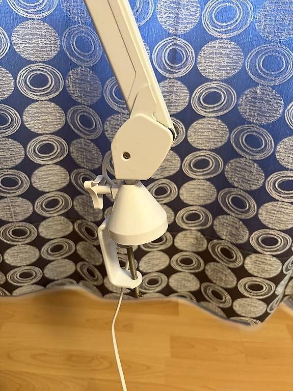 Lampade: Lampada per estetista – Usato da Vacallo venduto da MauTech 2