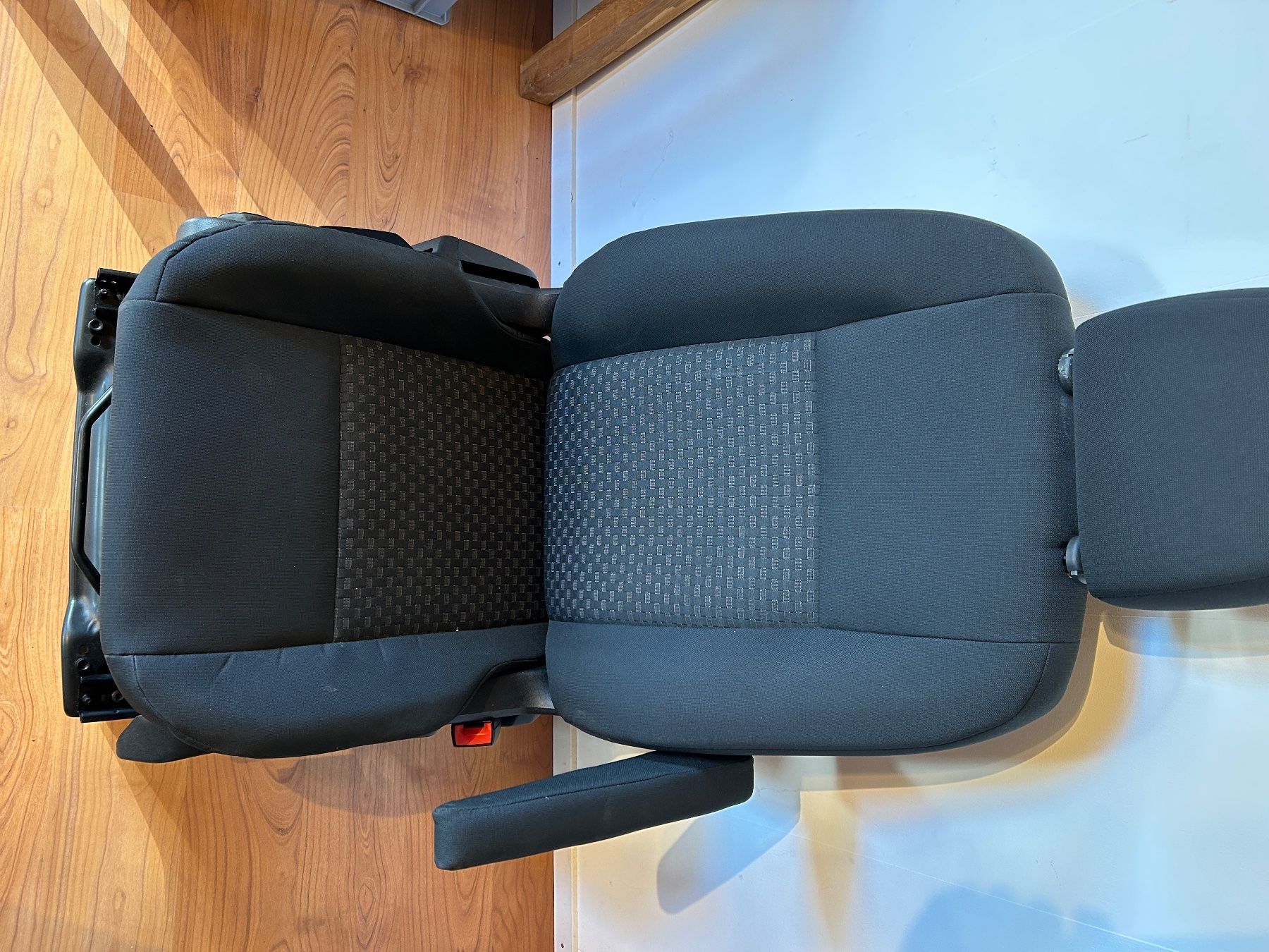 Ford Tutti pezzi di ricambio auto: Ford Transit Custom Einzelsitz Beifahrer – Usato da Oberriet SG venduto da bearnest. 4