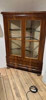 Vitrine mit Glas Tablare