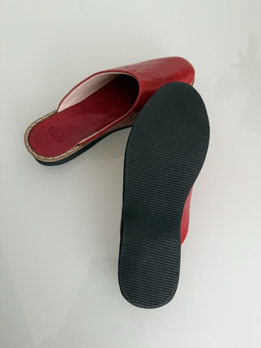 Scarpe da donna: NEW Handmade Red Leather Slippers Mules Babouche – Nuovo (secondo la descrizione) da Thalwil venduto da perulina 8