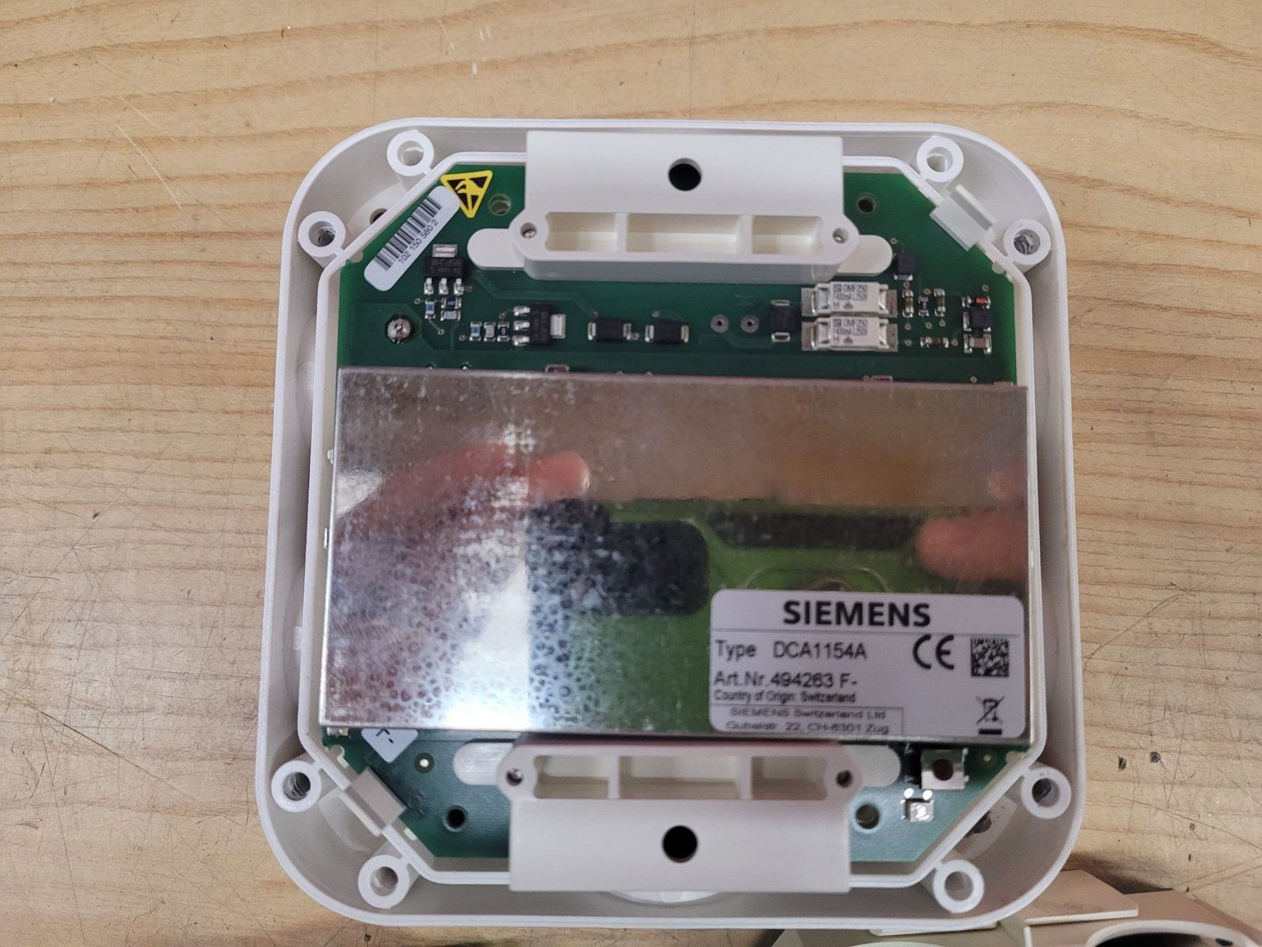 Siemens Componenti elettronici: 3 Stück Siemens / Cerberus DCA1154A - Ein/ Ausgabebaustein – Usato da Vitznau venduto da Night-Fire 1
