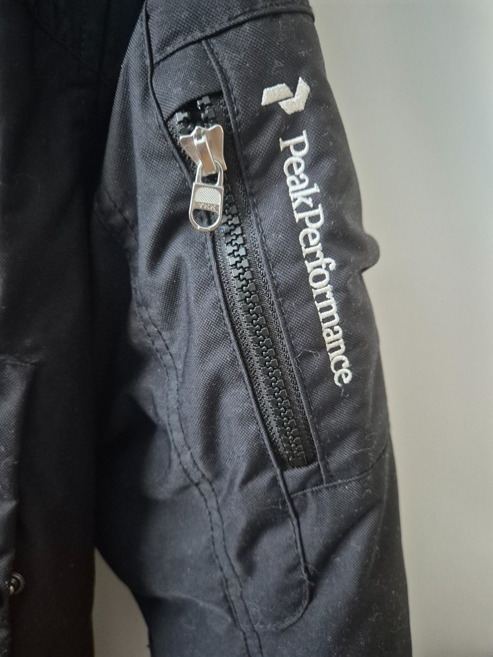 Peak Performance Vestes: Winterjacke PEAK PERFORMANCE – D'occasion à Fällanden par Raphi8053 1
