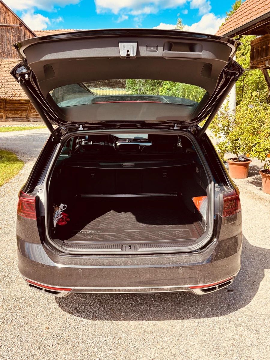 VW Automobili: VW Passat R-Line – Usato da Schmitten FR venduto da noa_xpk2 1