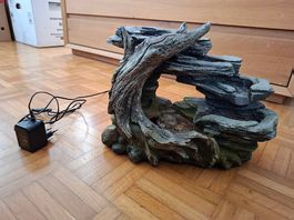 Brunnen mit Beleuchtung, elektrisch