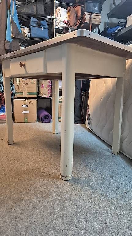 Tavoli: Retro Küchentisch 109x68cm – Usato da Bern venduto da ElDaRa 2