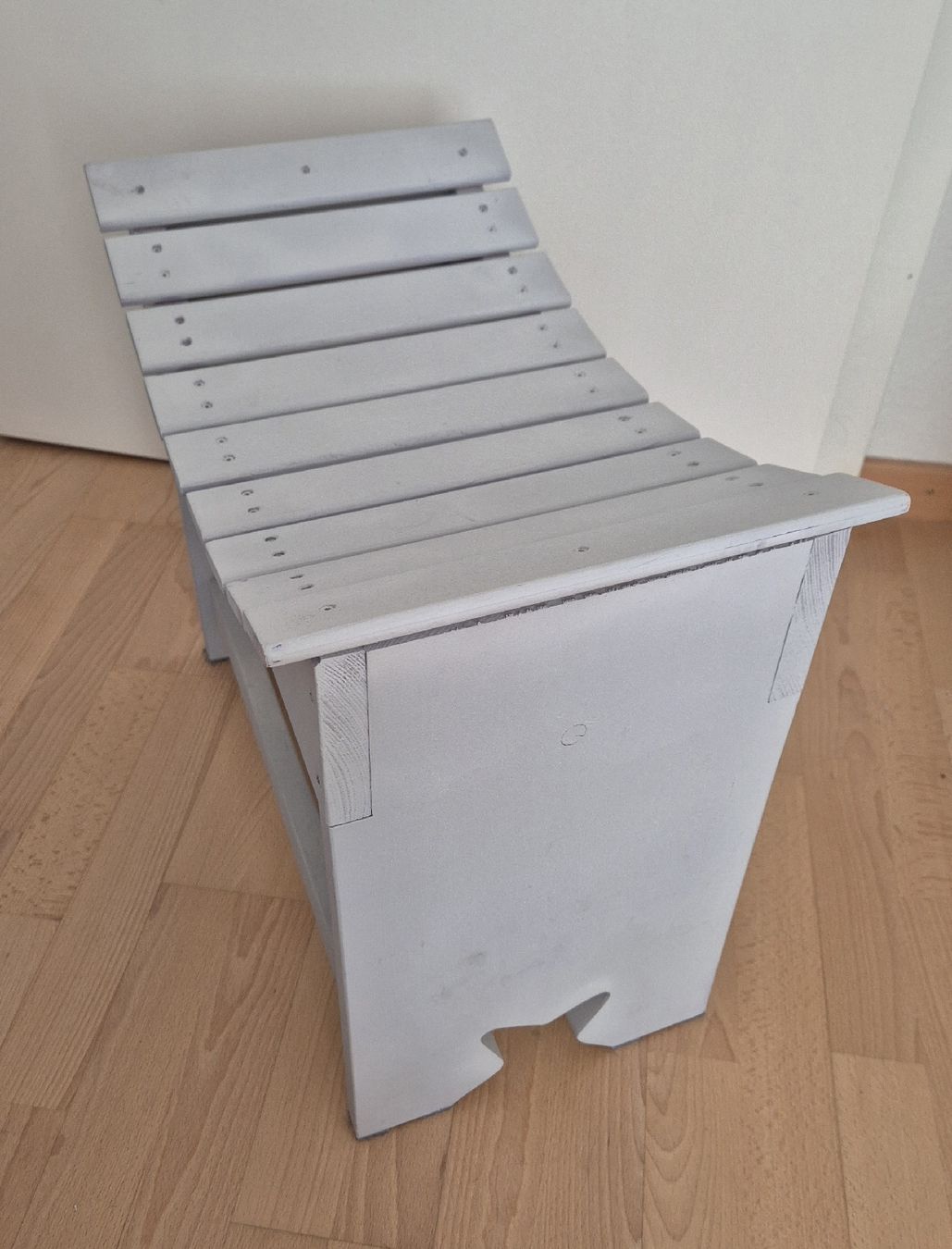 Bänke: Tabouret en bois gris, fait main – Gebraucht aus Marin-Epagnier von Ginie14 2