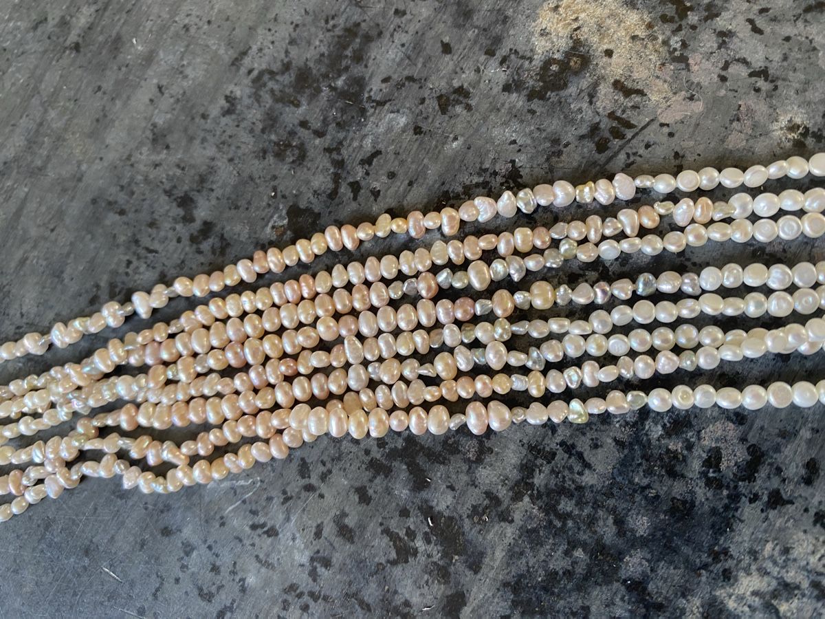 Perle (finte): Süsswasser-Perlen - Collier 8 - Rang, weiss, grau, rosa – Usato da Embrach venduto da bea_8424 9
