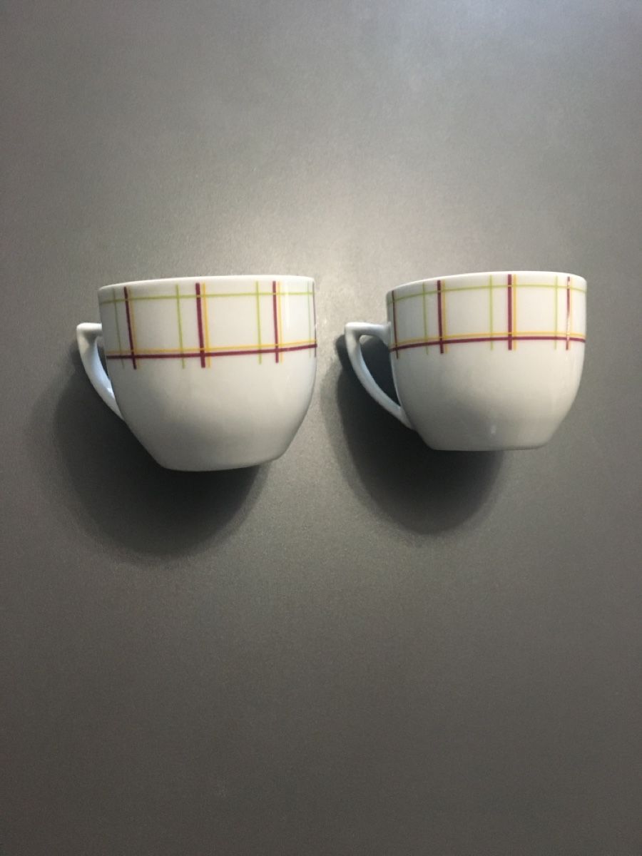 Tazze: 2 Kaffeetassen mit modernem Muster - neuwertig – Usato da Biel/Bienne venduto da Bolagol9