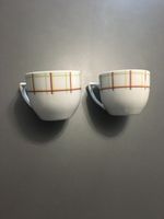 2 Kaffeetassen mit modernem Muster - neuwertig