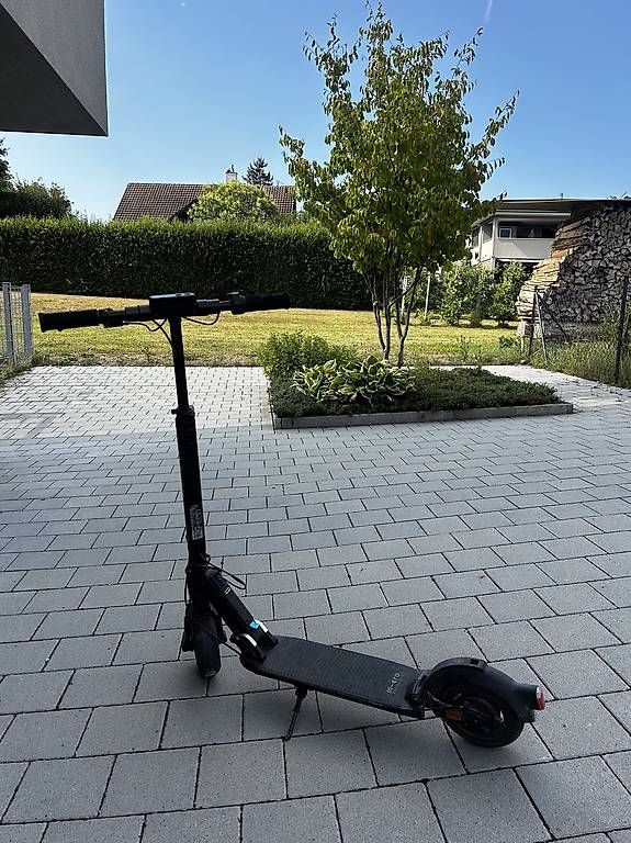 Scooters: Micro Explorer E-Scooter  Premium & kompakt – Gebraucht aus Bischofszell von Kcelo