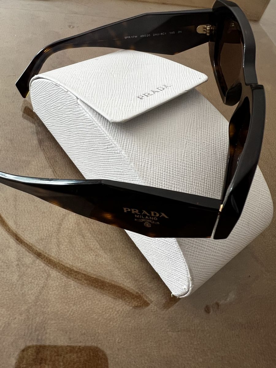Prada Occhiali & Lenti: Prada Brown Square-frame Sunglass – Usato da Rüschlikon venduto da ece_7tnb 1