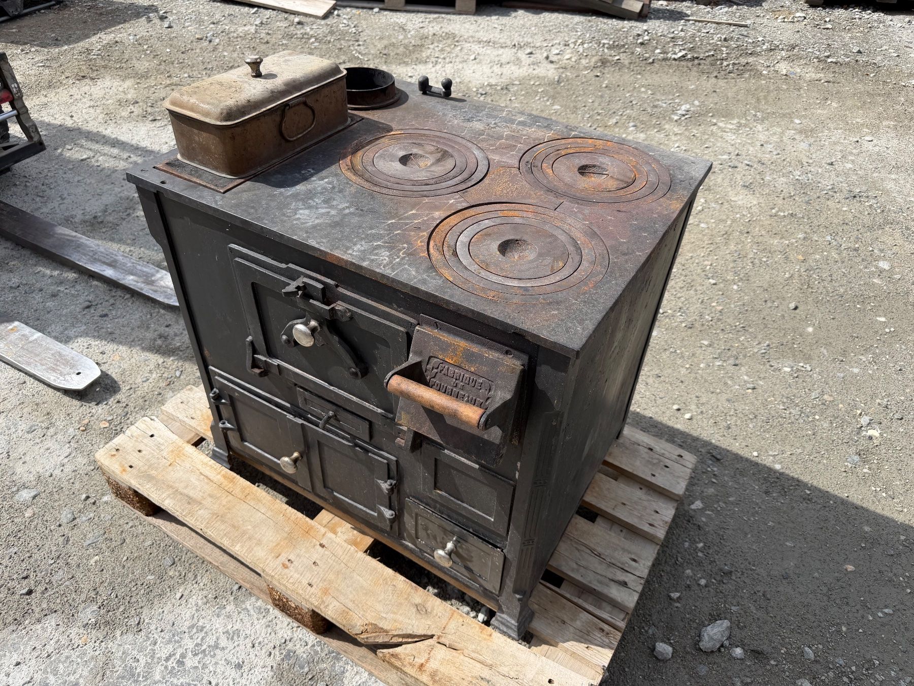 Cucine: Antiker Holzherd – Usato da Bettmeralp venduto da Minmar1 1