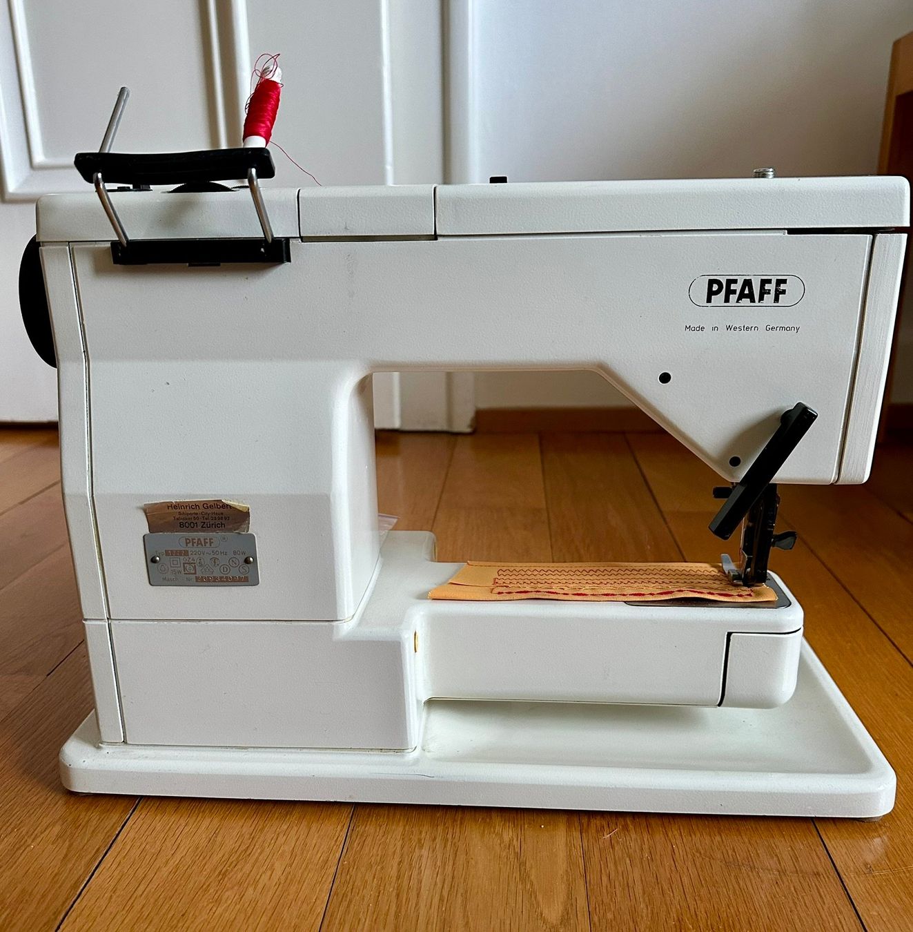 Macchine da cucire: Nähmaschine Pfaff 1222 E – Difettoso da Luzern venduto da Chi_hiro 1