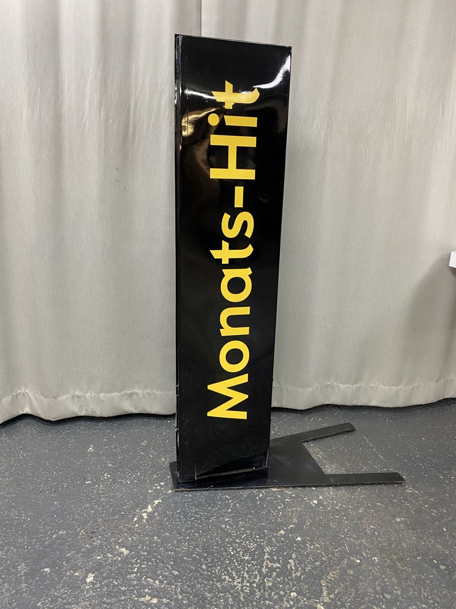 Allestimento di negozi e stand fieristici: Tafel Monatshit – Usato da Hägglingen venduto da Karin0802 2