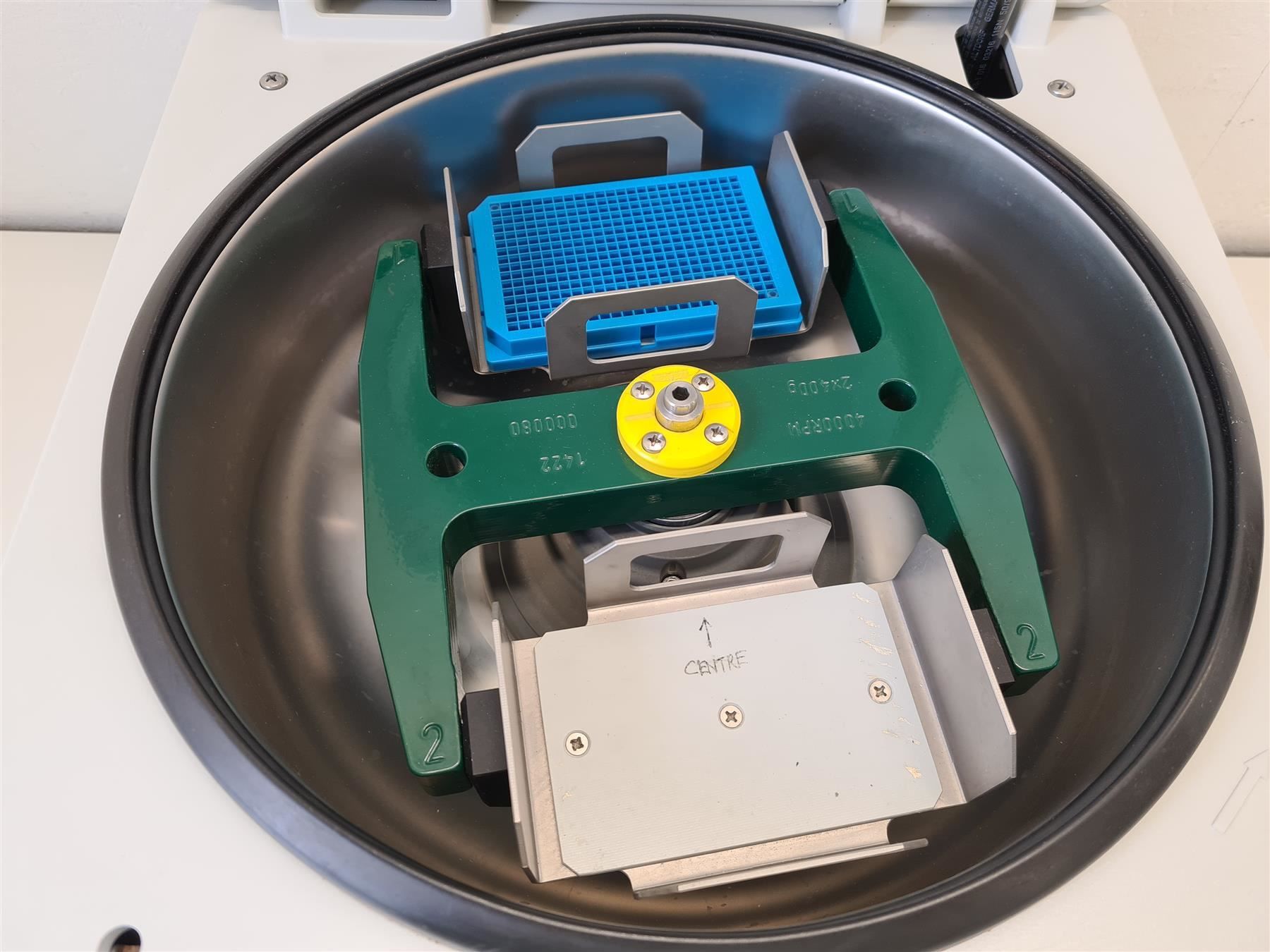 Kit di modellismo & Modellini statici: Eppendorf 5416 Zentrifuge – Usato da Niederdorf venduto da LeptonAG_Labor 3