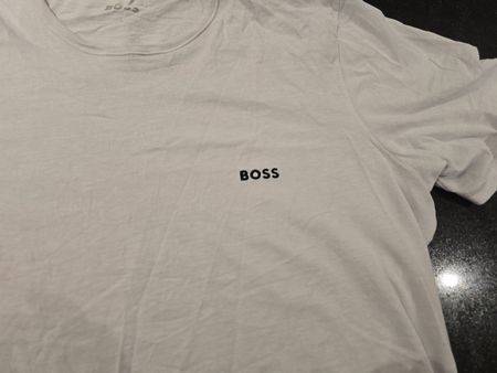 WEISSES BOSS T SHIRT