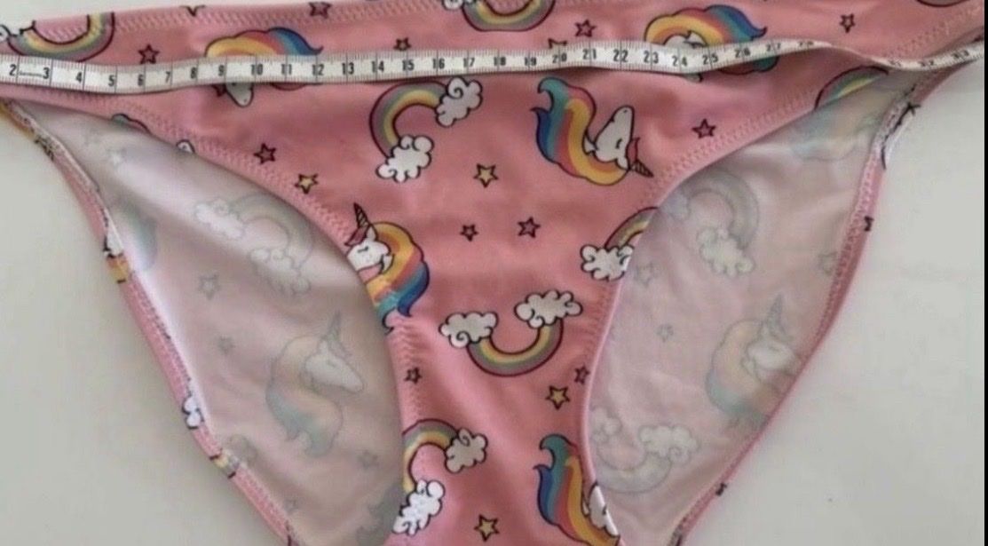 Badehosen: Bikini Pink Einhorn Muster Grösse ca 134/140  – Neu (gemäss Beschreibung) aus Freidorf TG von nad_fxh7 1
