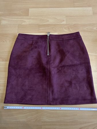 VERO MODA Minirock Gr. M in Aubergine – Top Zustand!