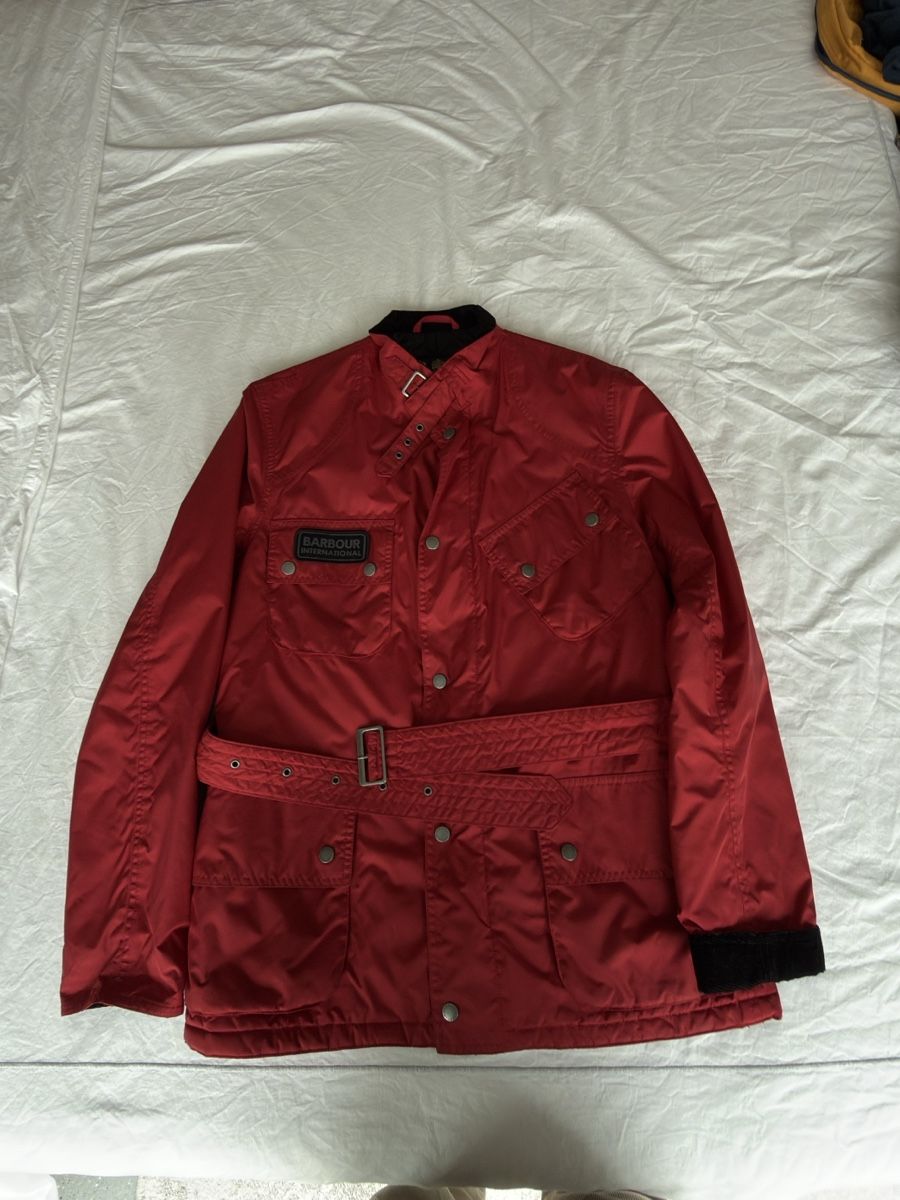 Barbour Giacche: Barbour International Jacke, rot, Grösse M – Usato da Zürich venduto da gom_7vnc