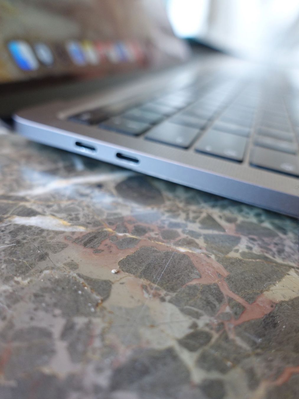 Apple Notebook: MacBook Pro 2020 , 13-Inch, M1 – Usato da Bern venduto da amylim 5