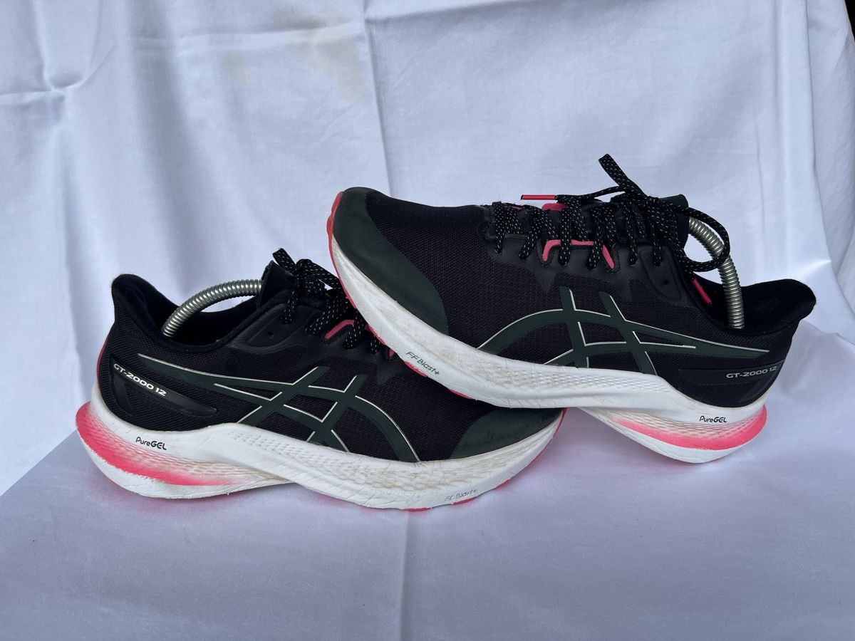 Asics Scarpe da donna: Joggingschuhe asics – Usato da zuerich venduto da luc_5snr