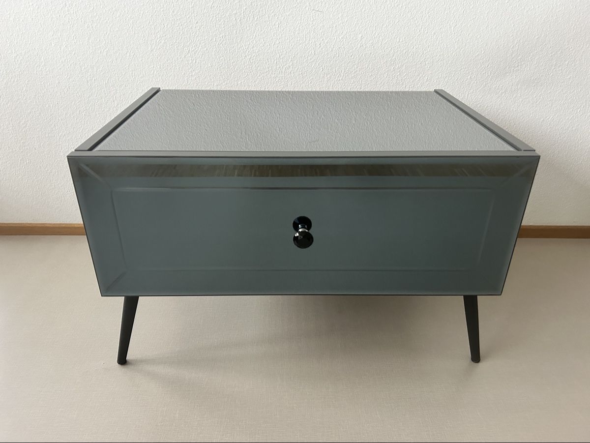 Tables de nuit: Mirrored Nightstand Drawer – D'occasion à Basel par bob_85by