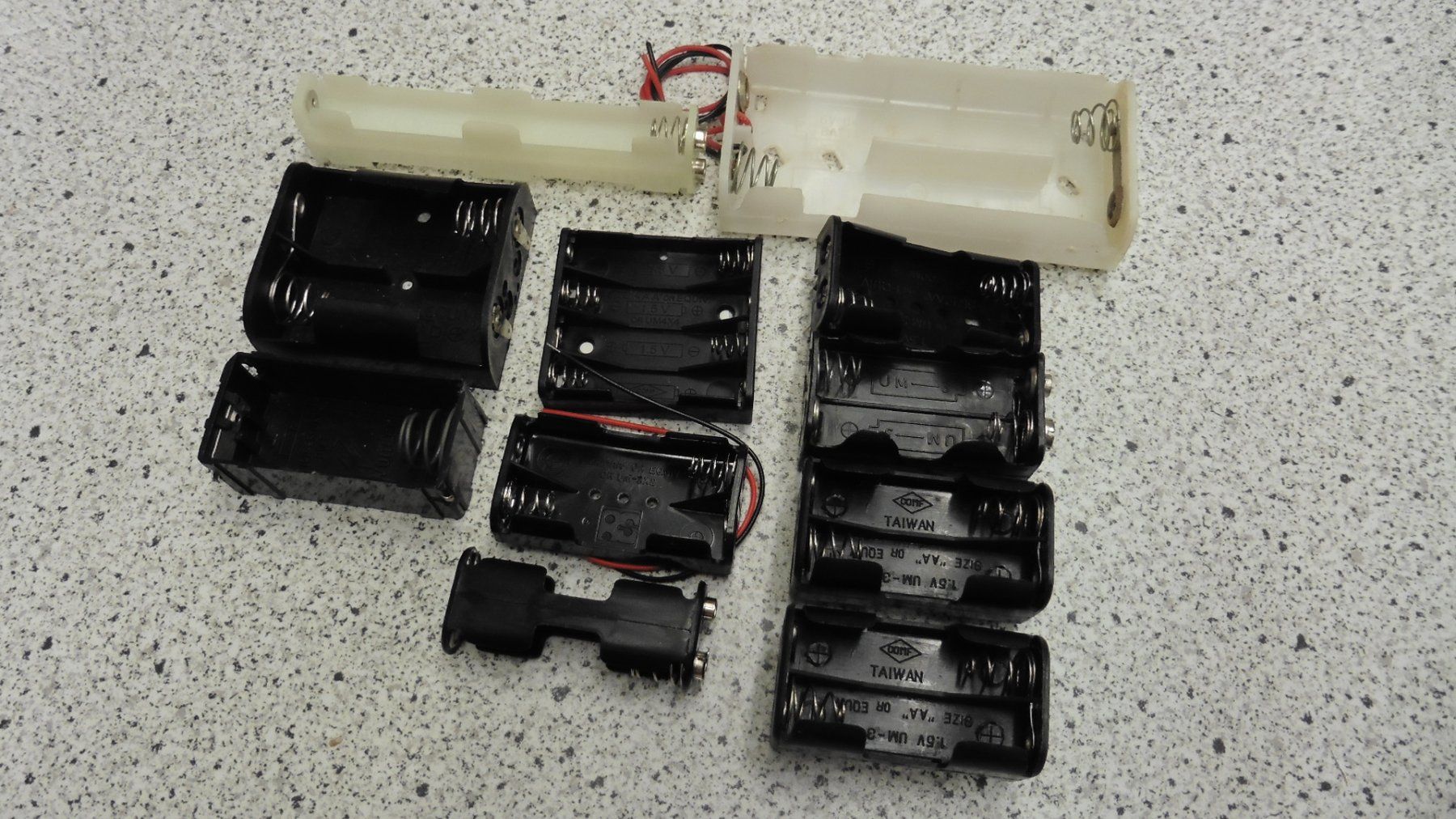 Componenti elettronici: Batterie Halter – Nuovo (secondo la descrizione) da Mönchaltorf venduto da boesi51 1