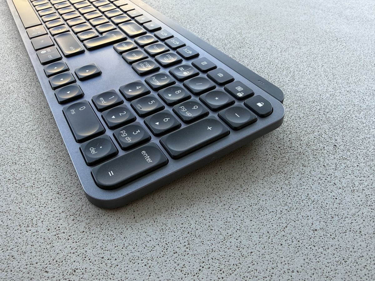 Logitech Tastiere: Logitech MX Tastatur und Maus Set – Usato da Wolfhausen venduto da HelloSun03 2