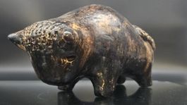 Imposanter Stier  Künstler *** Ueli Schmutz (1932-2024) ***
