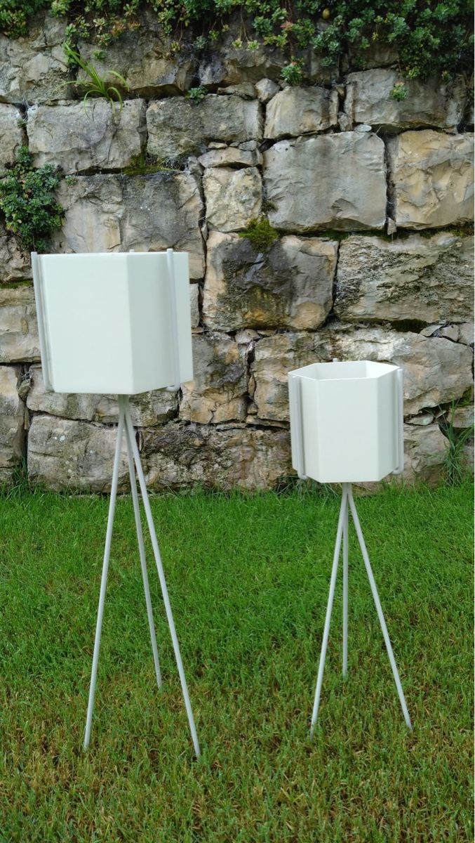 Ferm living Vasi per fiori: Ferm Living Hexagonal Pot inkl Plant Stand – Usato da Zürich venduto da k4zh 1